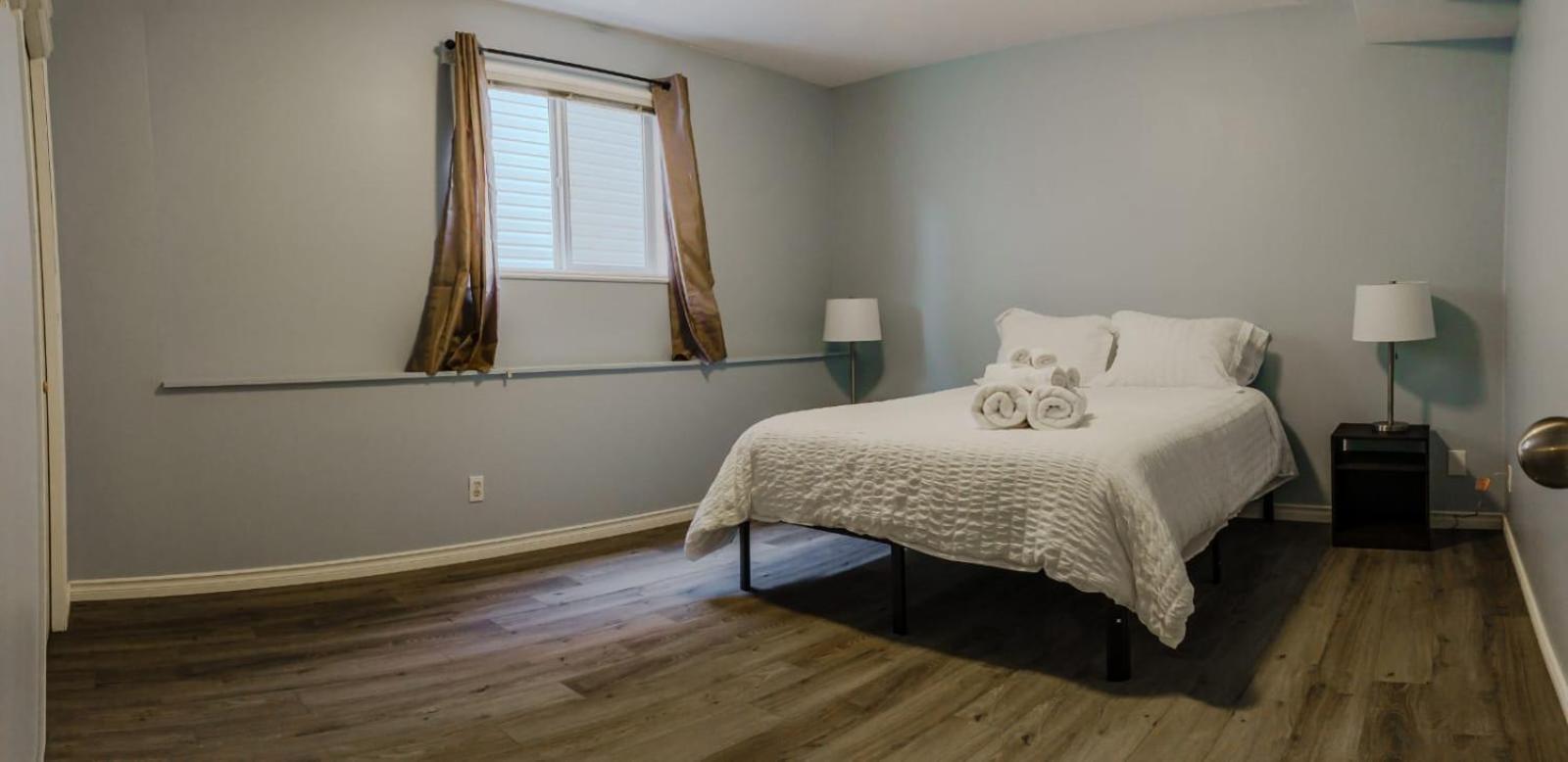 The Blue Door Hotel Grande Prairie Kültér fotó